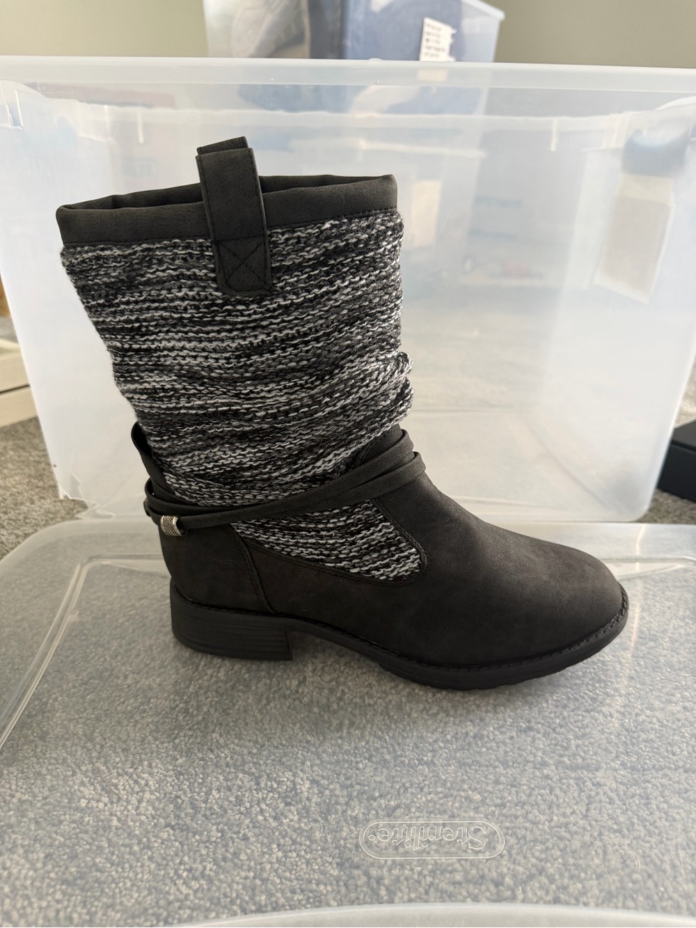 Lukees by Muk Luks Women’s Pull on Winter Boots Black Gray Size 11 M US
